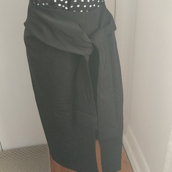 Black pencil skirt with side bow - Picture 5 of 6